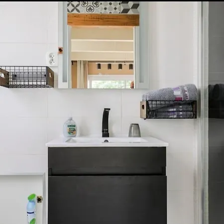 Indépendants Dans Propriété Familiale *